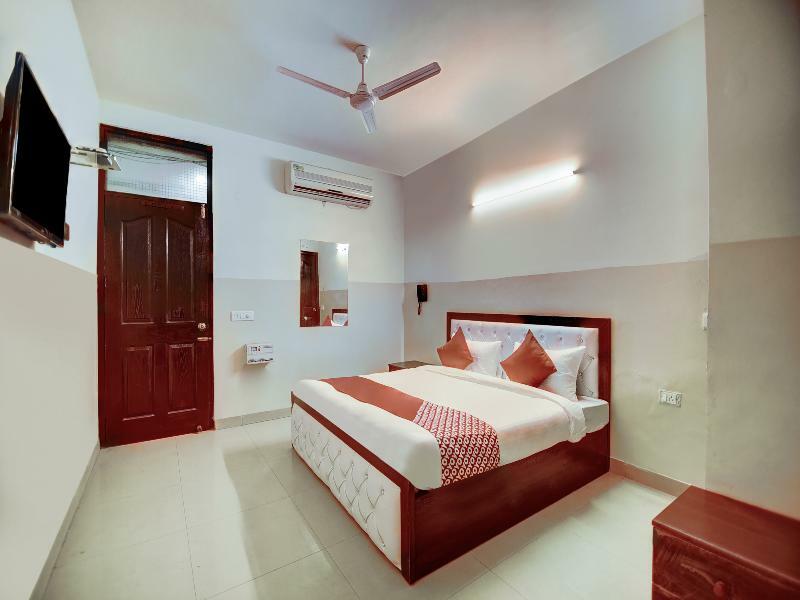 Oyo 28461 Royal Stay Inn Δελχί Εξωτερικό φωτογραφία